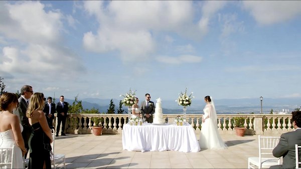 Effondrement de terrasse lors d'un mariage dans le Cantal : comprendre les causes et prévenir les risques